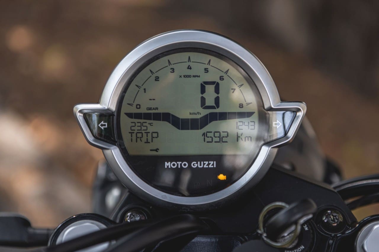 Moto Guzzi V7 Centenario e Triumph Street Twin: questione di PEDIGREE